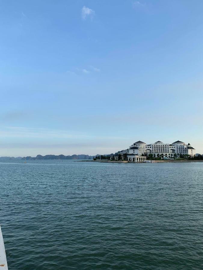 Manchester Hotel Ha Long Eksteriør billede