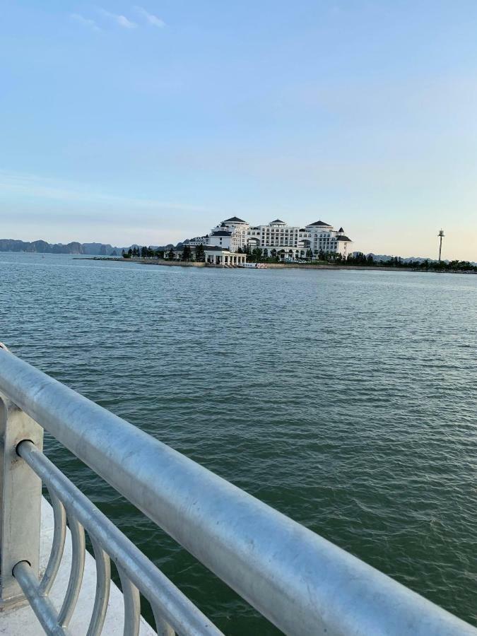 Manchester Hotel Ha Long Eksteriør billede